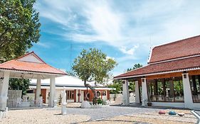 ไม้แก้วดำเนิน รีสอร์ท